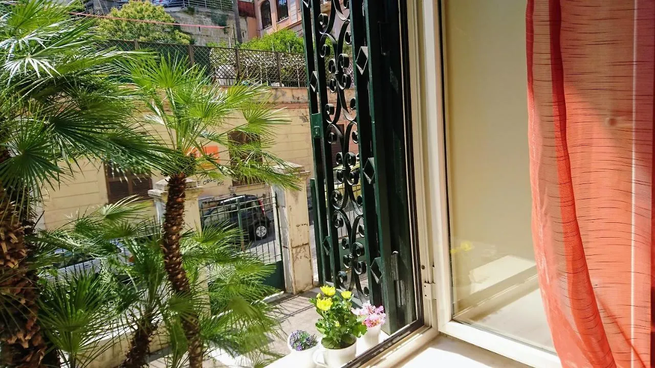 Bed & Breakfast La Casa Del Sole A Mergellina Naples