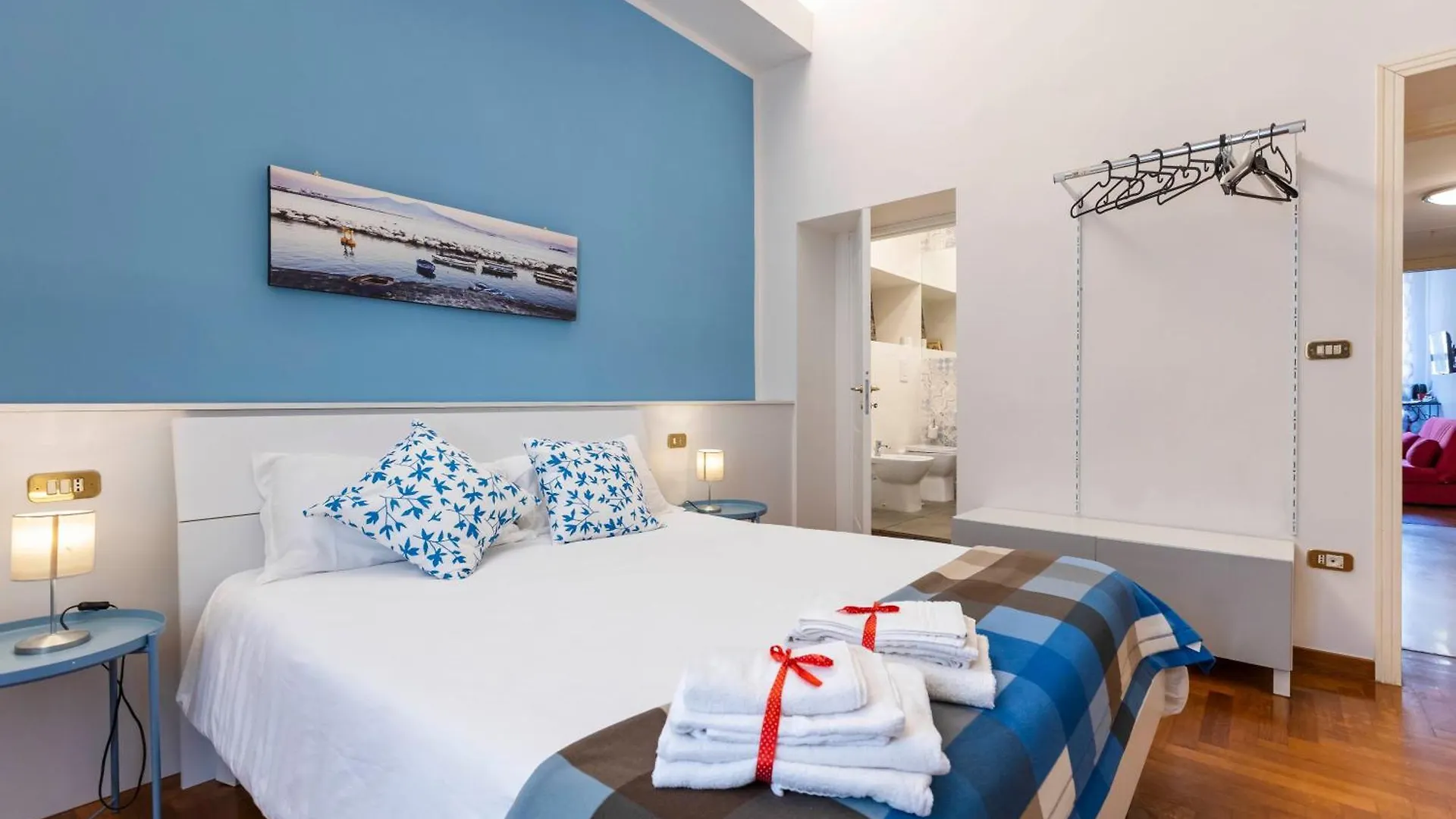 Bed & Breakfast La Casa Del Sole A Mergellina Naples Italy