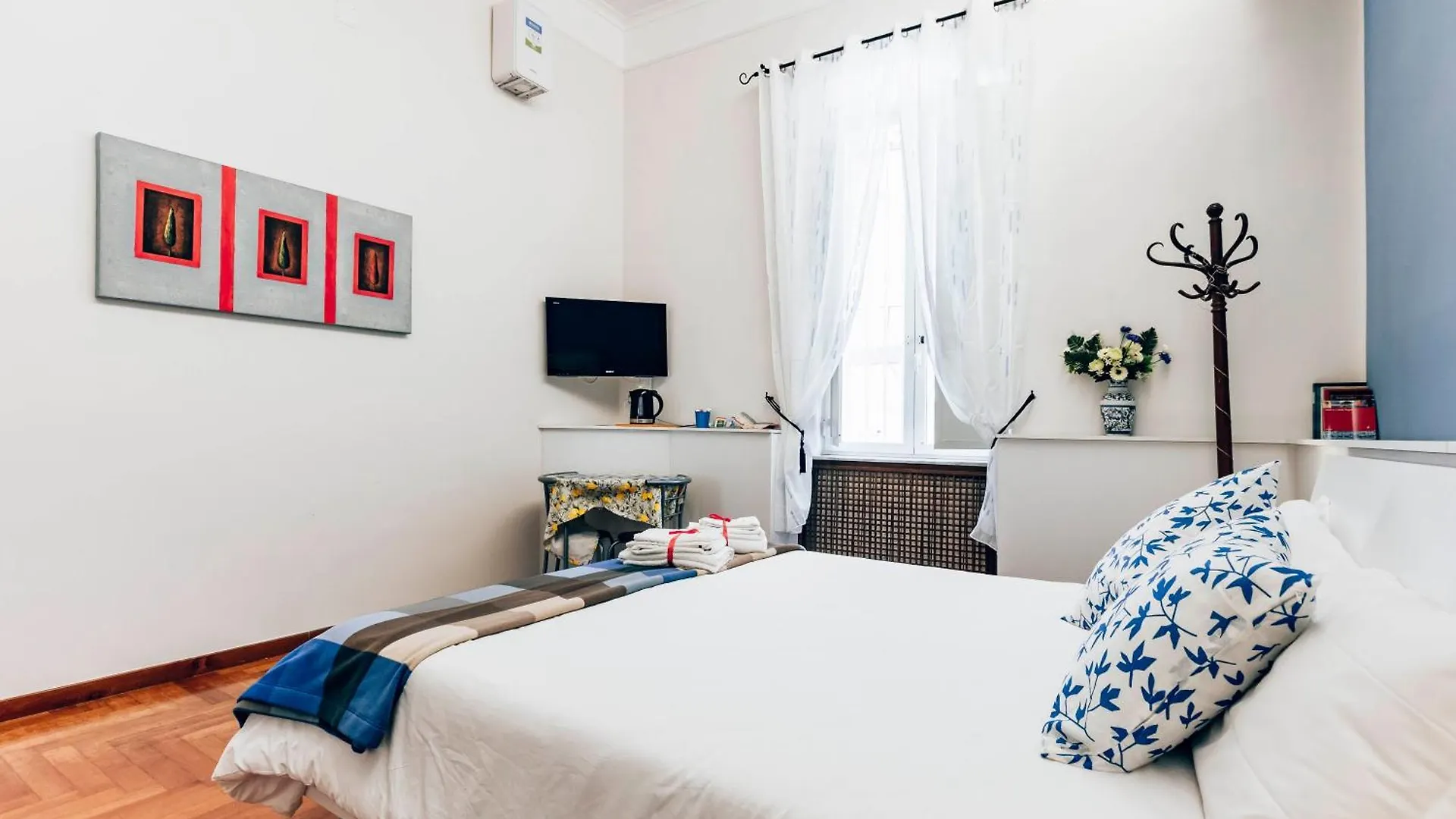 Bed & Breakfast La Casa Del Sole A Mergellina Naples Italy